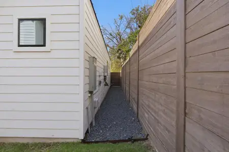 New construction Single-Family house 400 Post Road Dr, Austin, TX 78704 - image
