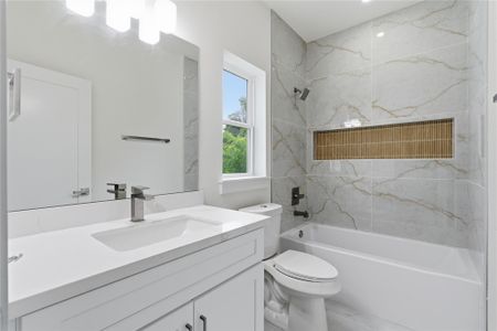 New construction Single-Family house 1420 W 34Th 1/2 St, Houston, TX 77018 - image 18