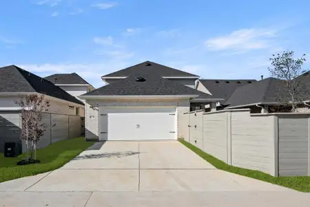 New construction Single-Family house 8776 Treeline Pkwy, Justin, TX 76247 plan Hemingway F - image