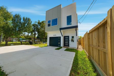 New construction Single-Family house 1013 Ellington St, Houston, TX 77088 - image