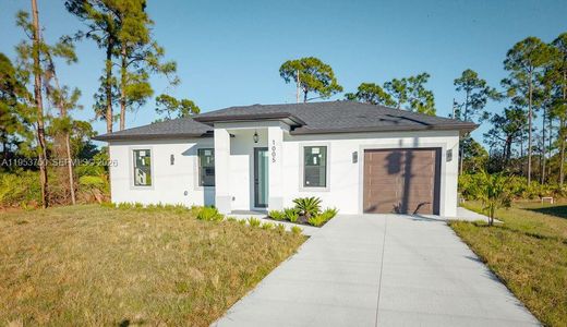 New construction Single-Family house 1005 Brenton Ave, Lehigh Acres, FL 33974 - image