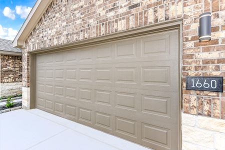 New construction Single-Family house 555 Hunter Grove Ln, China, TX 77613 - image