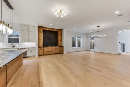 New construction Single-Family house 1902 Nantucket Dr, Houston, TX 77057 - image 11