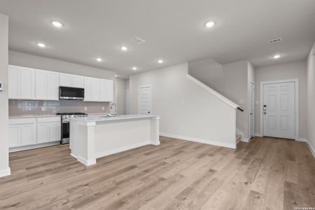 New construction Single-Family house 5631 Franklin Hls, San Antonio, TX 78073 plan Frederick - 2260 - image 6