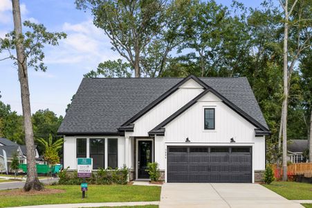 New construction Single-Family house 227 Creek Pointe Dr, Moncks Corner, SC 29461 plan Arlington - image