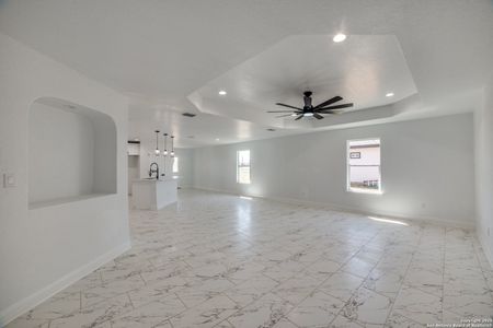 New construction Single-Family house 12938 Prosperidad Ln, Atascosa, TX 78002 null- photo 2 2