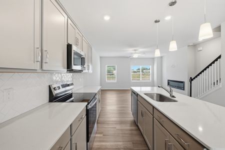 New construction Townhouse house 7512 Mashburn Dr, Charlotte, NC 28269 plan Snapdragon - image 8