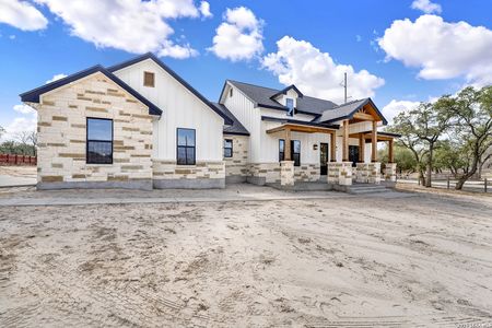 New construction Single-Family house 100 Hondo Rdg, La Vernia, TX 78121 - image