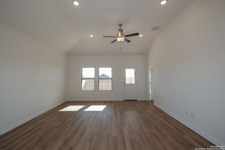 New construction Single-Family house 10326 White Hart, Converse, TX 78109 null- photo 2 2