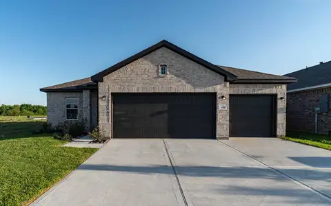 New construction Single-Family house 650 Escondido Dr, Dayton, TX 77535 plan Comal - image