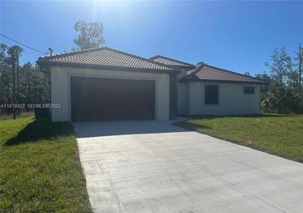 New construction Single-Family house 2002 E 13Th St, Lehigh Acres, FL 33972 - image