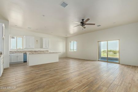 New construction Single-Family house 30502 N 235Th Ln, Wittmann, AZ 85361 null- photo 13 13