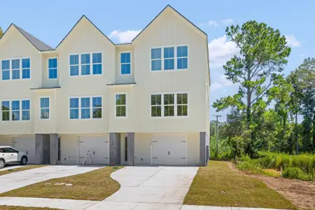 New construction Townhouse house 1600 Lauda Dr, Mount Pleasant, SC 29464 - image