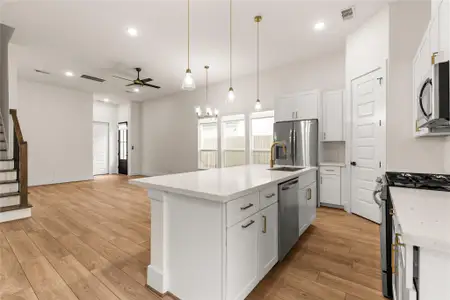 New construction Single-Family house 7117 Goforth St, Houston, TX 77021 - image 7