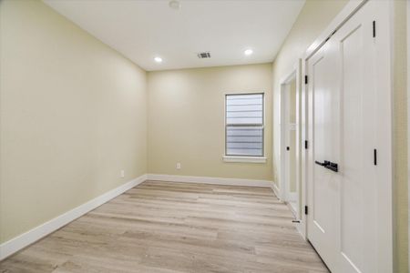 New construction Single-Family house 4010 Rutland St, Houston, TX 77018 - image 13
