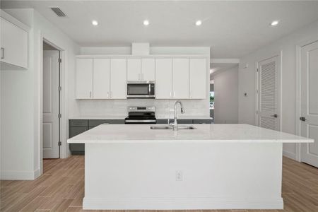 New construction Single-Family house 2949 Stewart Creek Cir, Plant City, FL 33565 - image 6