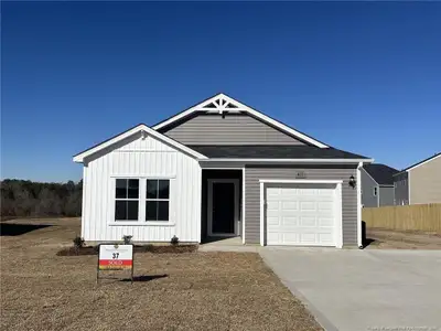 New construction Single-Family house 403 Dartmoor Ln, Raeford, NC 28376 plan Vantage - image