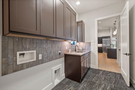 New construction Single-Family house 2308 Kahala Sunset Dr, Spicewood, TX 78669 - image 16