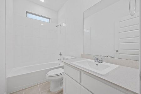 New construction Single-Family house 330 Bendecido Lp, Elgin, TX 78621 plan Cedar - image 9