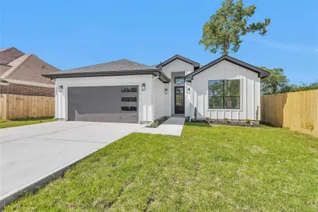 New construction Single-Family house 6334 Roughlock St, Houston, TX 77016 - image