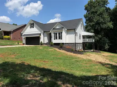 New construction Single-Family house 1610 Summerlin Pl, Newton, NC 28658 - image