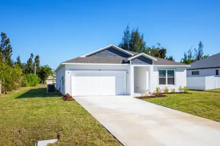 New construction Single-Family house 407 Sw 19Th Ave, Cape Coral, FL 33991 plan The Maple - image