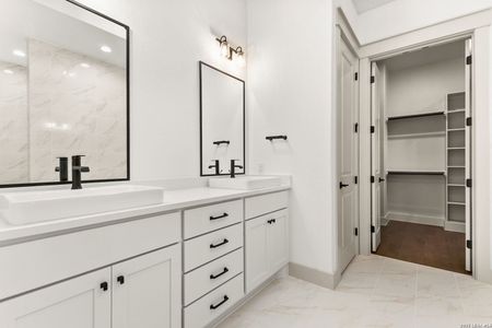 New construction Single-Family house 611 Parkview Pl, Canyon Lake, TX 78133 - image 7