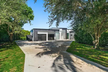 New construction Single-Family house 8309 Se Rivers Edge St, Jupiter, FL 33458 - image