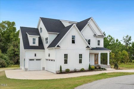 New construction Single-Family house 701 Wilshire View Court, Holly Springs, NC 27526 - photo 1 1