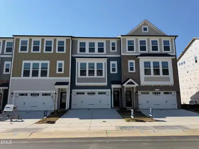 New construction Townhouse house 10033 Secluded Garden Dr, Unit 160, Apex, NC 27523 - image
