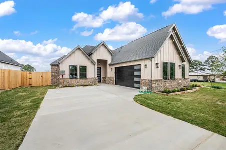New construction Single-Family house 806 N E Ave, Springtown, TX 76082 - image