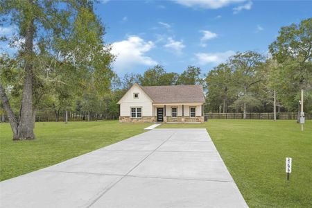 New construction Single-Family house 21678 County Rd 3749D, Cleveland, TX 77327 - image