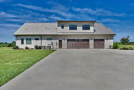 New construction Single-Family house 2165 County Rd 250, Weimar, TX 78962 - image
