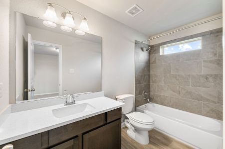 New construction Single-Family house 5320 Latigo Ct, Alvin, TX 77511 null- photo 15 15