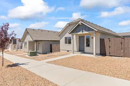 New construction Single-Family house 4011 Sw Obsidian Pl, Redmond, OR 97756 plan Astoria - image