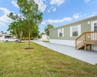 New construction Mobile Home house 5681 Sw Cypress Dr, Fort Lauderdale, FL 33312 - image