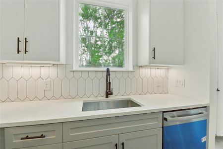 New construction Single-Family house 9902 Clark Rd, Unit G, Houston, TX 77076 - image 13