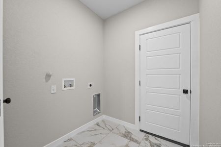 New construction Single-Family house 165 Flor Del Sol, San Antonio, TX 78264 null- photo 37 37