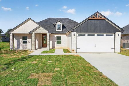 New construction Single-Family house 308 Backlash Dr, Gun Barrel City, TX 75156 - image
