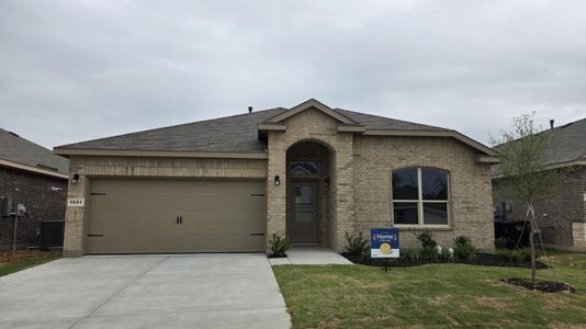 New construction Single-Family house 1921 Cherokee Ln, Cleburne, TX 76033 plan Carlsbad - image