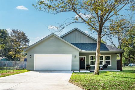 New construction Single-Family house 108 Granada Street, Payne Springs, TX 75156 - photo 0