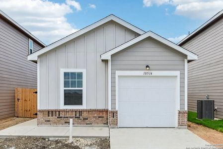 New construction Single-Family house 10624 Tufted Ct, Adkins, TX 78101 plan Sundial - image