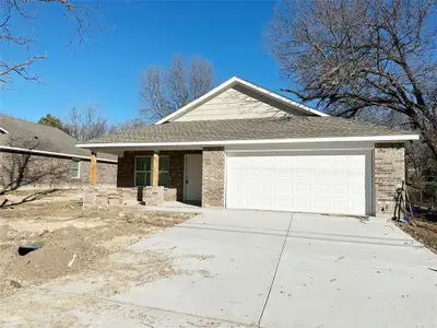 New construction Single-Family house 806 N Rusk St, Weatherford, TX 76116 - image
