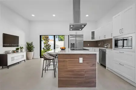 New construction Single-Family house 1041 W Lakewood Rd, West Palm Beach, FL 33405 null- photo 0