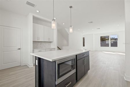 New construction Townhouse house 305 15Th St N, St. Petersburg, FL 33705 - image 9