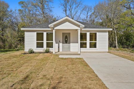 New construction Single-Family house 906 Benton Street, Bonham, TX 75418 - photo 0