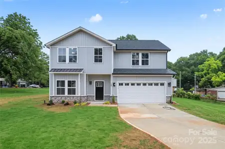 New construction Single-Family house 209 Henderson Cir, Harrisburg, NC 28075 plan Highland - image