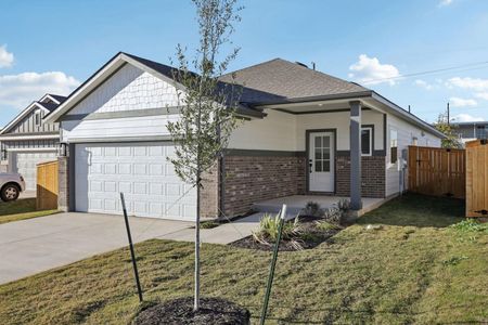 New construction Single-Family house 120 Outlaw Dr, Jarrell, TX 76537 plan Parker - image