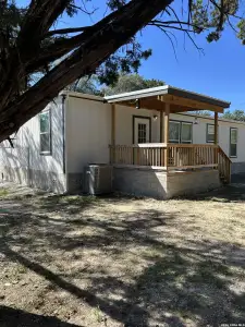 New construction Single-Family house 882 Spur Rd, Lakehills, TX 78063 - image