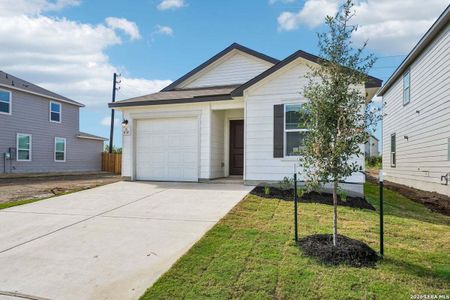 New construction Single-Family house 1010 Tranchet Trl, San Antonio, TX 78221 - image